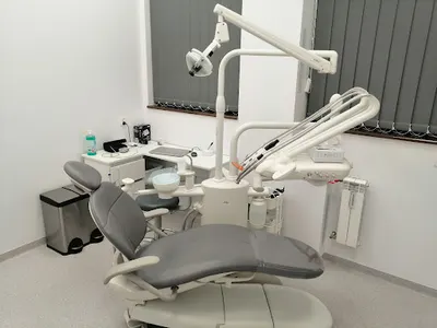 STOMATOLOGIA LEKARZ DENTYSTA PAWEŁ POGORZELEC